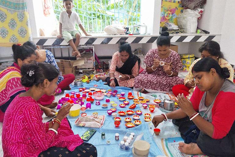 featured image 1774969271646 ঘরে বসে মেয়েদের আয়: সহজ ও স্বাধীন পেশার দিশা